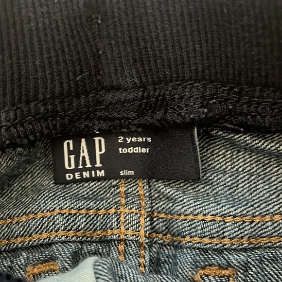 GAP 2T Jeans - Picture 3 of 3